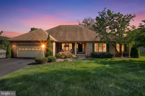 1022 Woodridge Rd, Red Lion, PA 17356