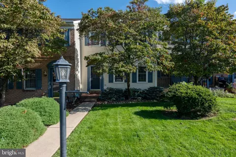 130 Robin Hill Cir, York, PA 17404