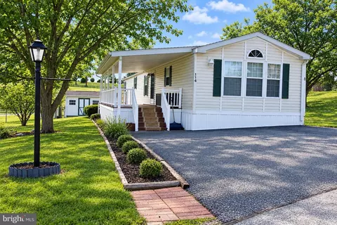 114 Lisa Cir, York, PA 17406