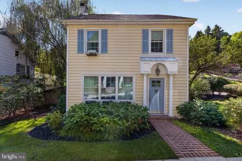 154 Hanover St, Glen Rock, PA 17327