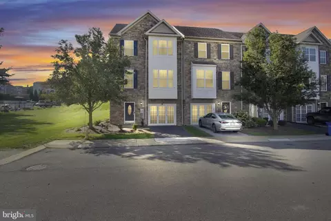 1216 Stonehaven Way, York, PA 17403