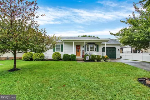 54 Brewster St, Hanover, PA 17331