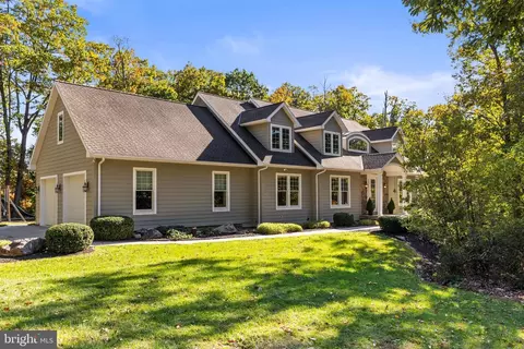779 Laurel Woods Ln, Hanover, PA 17331