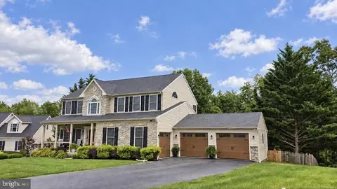 2945 Rexwood Dr, Glen Rock, PA 17327