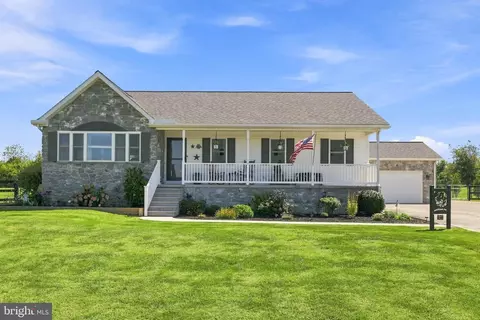 6414 Shutt Rd, Spring Grove, PA 17362