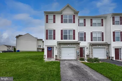 370 Mesa Ln, York, PA 17408