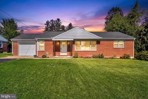 1821 Bannister St, York, PA 17404
