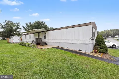 65 Alana Dr, York, PA 17402
