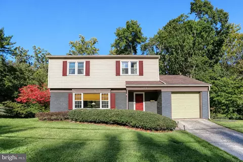 105 Yellow Breeches Dr, Camp Hill, PA 17011