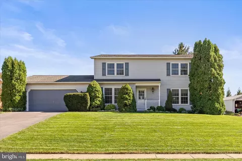 1930 Bretton Ln, York, PA 17408