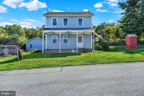 2481 Pleasant View Dr, York, PA 17406
