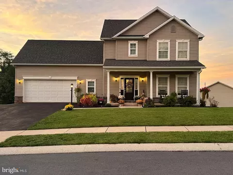 10 Holly Ln, Etters, PA 17319