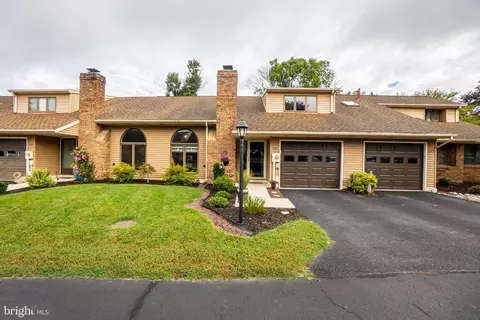 435 Deerfield Dr #435, Hanover, PA 17331