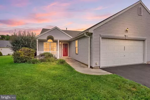 2845 Tonys Dr, York, PA 17408