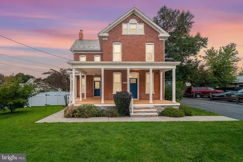 81 Longstown Rd, York, PA 17402