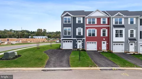 507 Verona Dr, New Cumberland, PA 17070