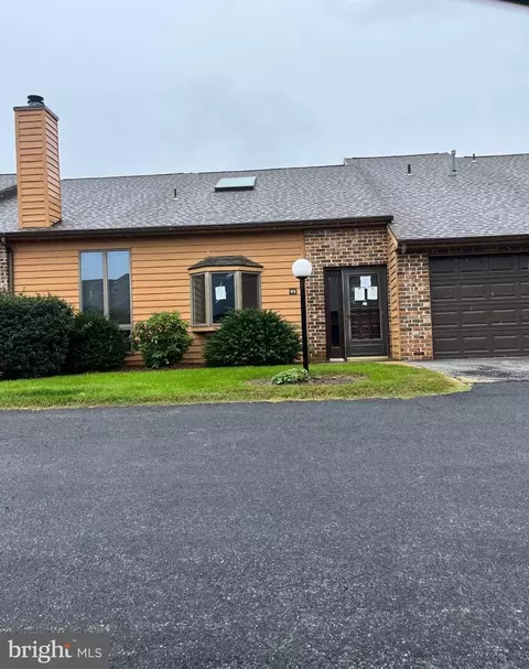 95 Westview Mnr #95, York, PA 17408