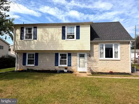 969 Richwill Dr, York, PA 17404