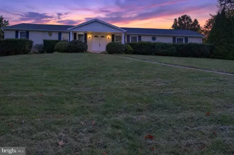 175 185 April Ln, Dallastown, PA 17313