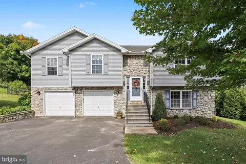 3 Justabee Ln, Dillsburg, PA 17019