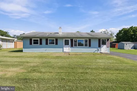 2460 Dunbar Rd, York, PA 17408
