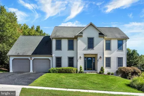 410 Hemlock Dr, New Cumberland, PA 17070