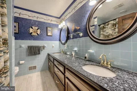 Bath - 4775 Libhart Mill Rd, Hellam, PA 17406 photo 5 of 6
