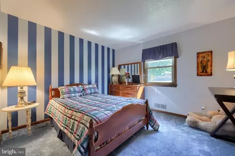 Bedroom - 4775 Libhart Mill Rd, Hellam, PA 17406 photo 2 of 3