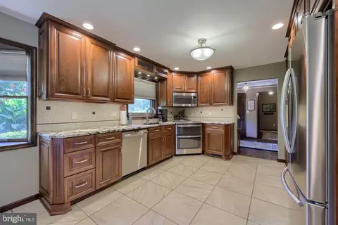 Kitchen - 4775 Libhart Mill Rd, Hellam, PA 17406 photo 5 of 5