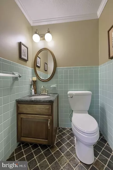 Bath - 4775 Libhart Mill Rd, Hellam, PA 17406 photo 6 of 6