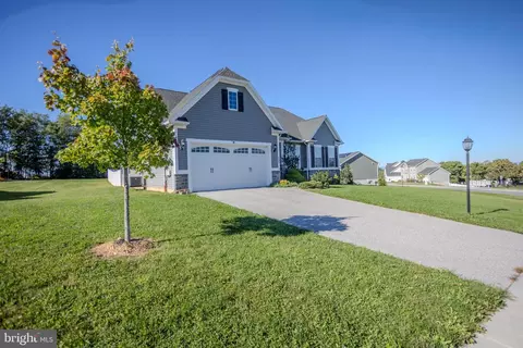 225 Ripple Dr, Hanover, PA 17331 photo 2