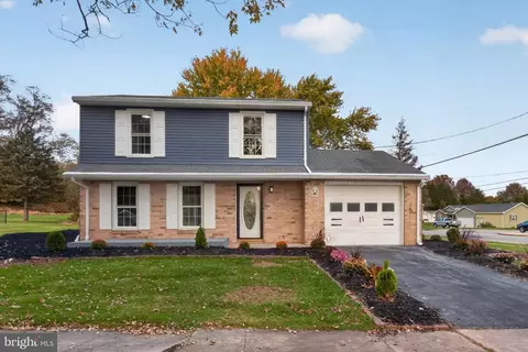 68 Allen Ln, Dover, PA 17315