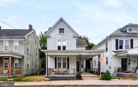 41 E Maple St, Dallastown, PA 17313