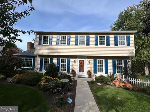 598 Ensminger Dr, York, PA 17407