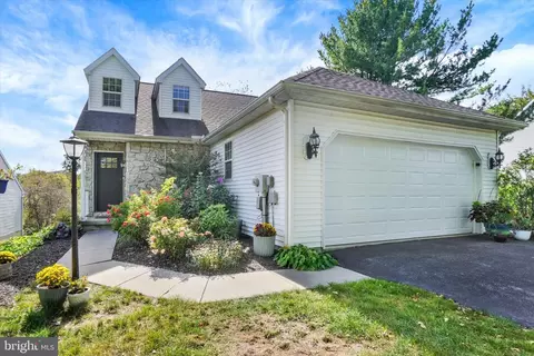 625 Misty Hill Ln, Dallastown, PA 17313