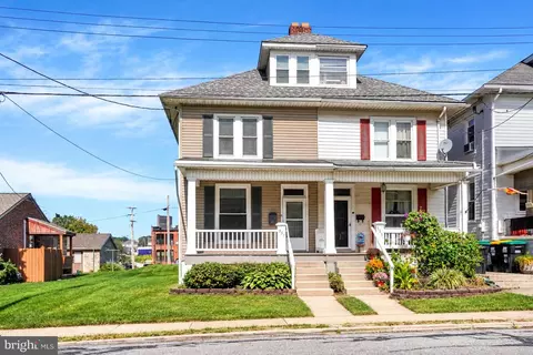 337 W Maple St, Red Lion, PA 17356