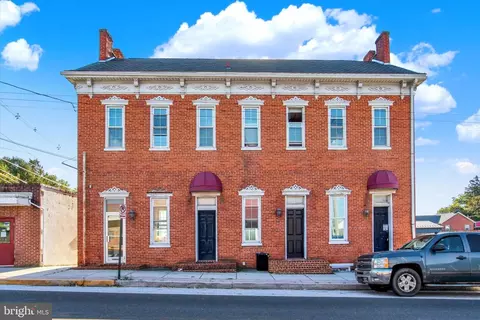 9 Baltimore St, Spring Grove, PA 17362