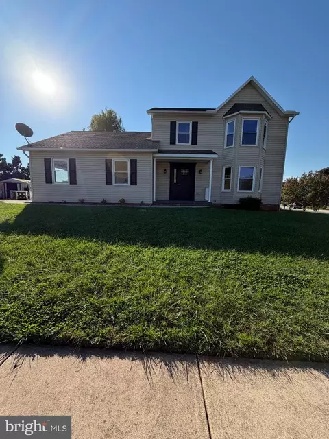 1894 Golden Eagle Dr, York, PA 17408
