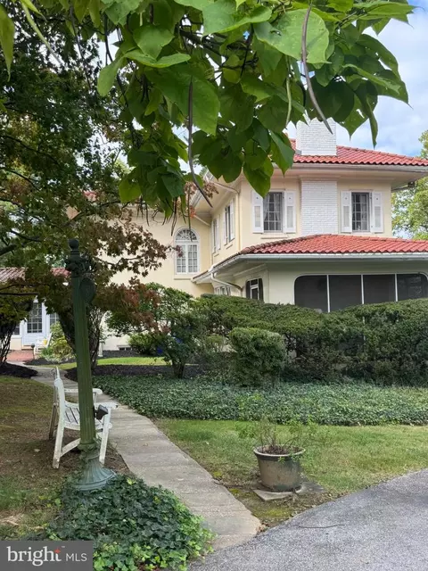 1080 Elliott Ln, York, PA 17403