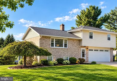 7 Sherry Dr, York, PA 17404