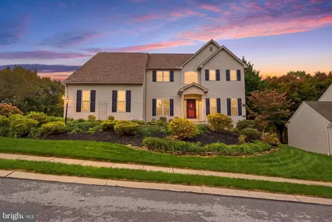 109 E Greenbriar Dr, York, PA 17407
