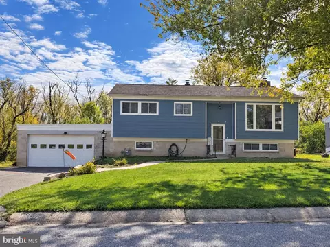 2452 Anita Dr, Dover, PA 17315