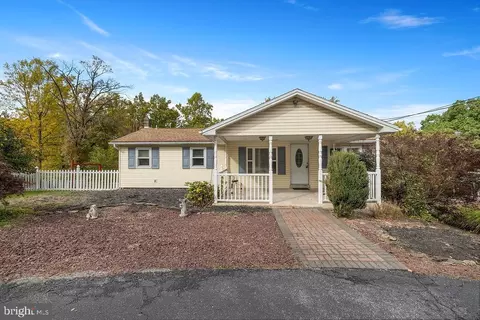 2025 Potts Hill Rd, Etters, PA 17319