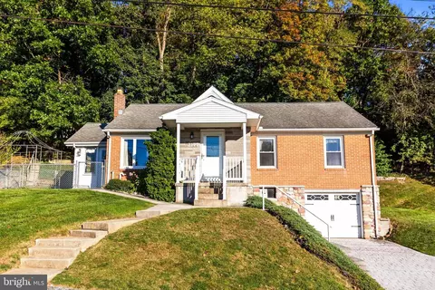 2177 Fineview Rd, York, PA 17406