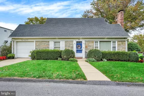 887 Clearmount Rd, York, PA 17403