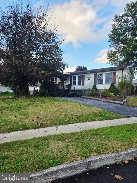 122 Cherry Ln, Dillsburg, PA 17019
