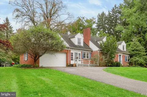 958 Country Club Rd, York, PA 17403