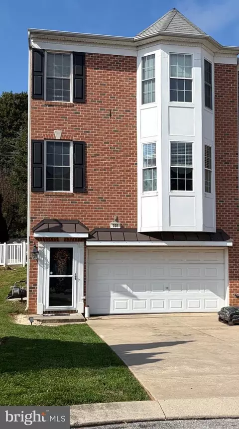 228 N Front St, New Freedom, PA 17349