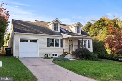 6 Ridgeway Dr, York, PA 17404