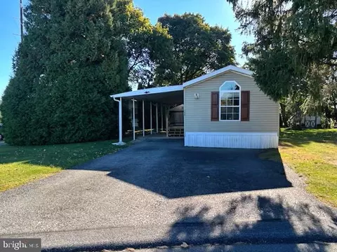 109 Rain Dove Dr, Red Lion, PA 17356